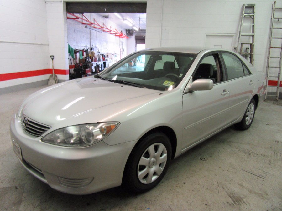 2005 Toyota Camry 4dr Sdn LE Auto (Natl), available for sale in Little Ferry, New Jersey | Royalty Auto Sales. Little Ferry, New Jersey
