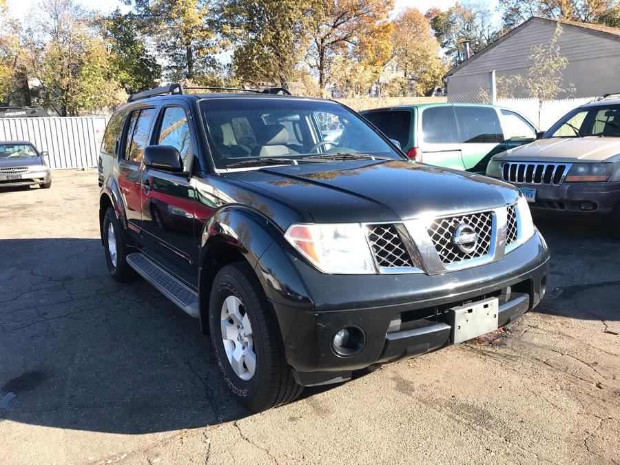 2005 Nissan Pathfinder SE 4WD, available for sale in Manchester, Connecticut | Jay's Auto. Manchester, Connecticut