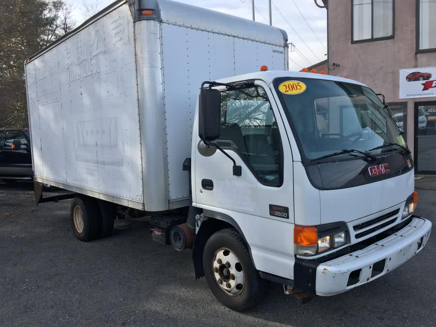 2005 GMC W3S042 W3500 GAS REG 132.5" WB 12000 GVWR FED, available for sale in Methuen, Massachusetts | Danny's Auto Sales. Methuen, Massachusetts