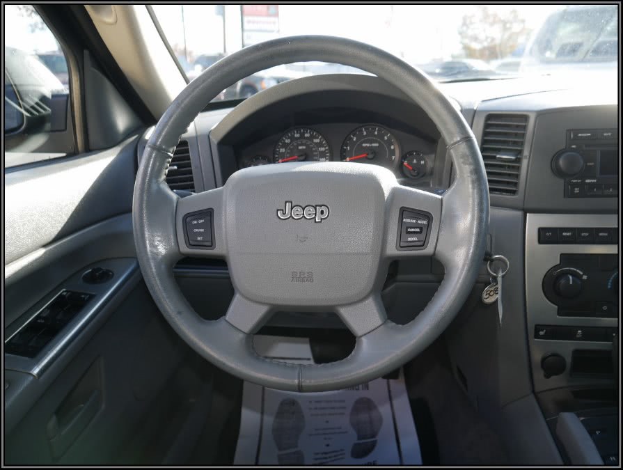 2005 Jeep Grand Cherokee 4dr Laredo 4WD, available for sale in Huntington Station, New York | My Auto Inc.. Huntington Station, New York 2005 Jeep Grand Cherokee 4dr Laredo 4WD, available for sale in Huntington Station, New York | My Auto Inc.. Huntington Station, New York