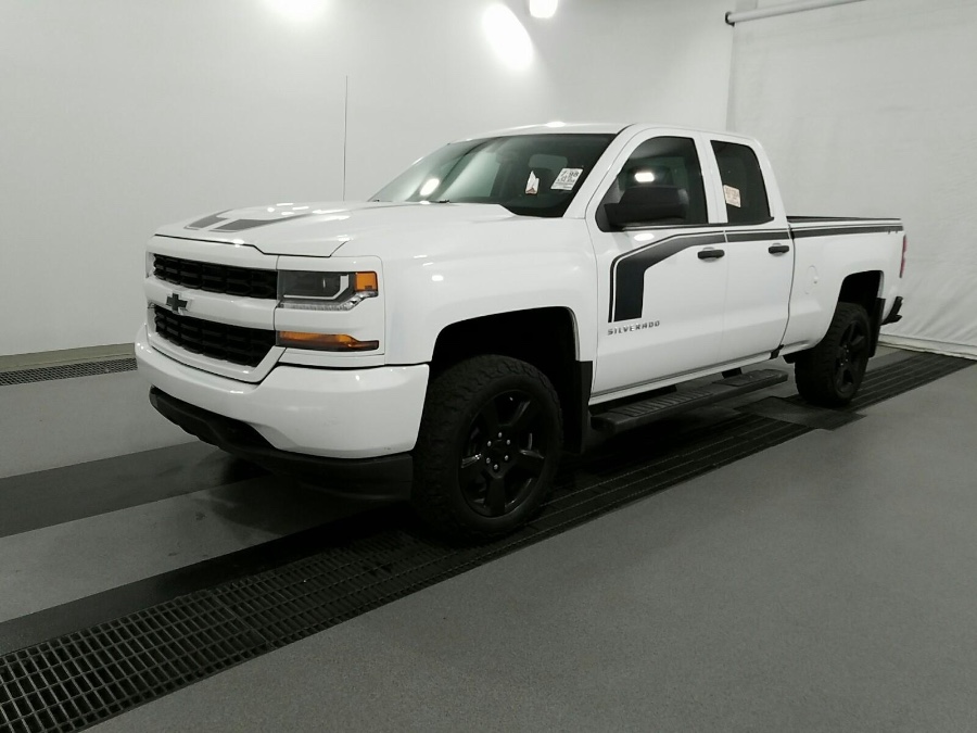 2016 Chevrolet Silverado 1500 4WD Double Cab 143.5" Custom, available for sale in Huntington Station, New York | Huntington Auto Mall. Huntington Station, New York