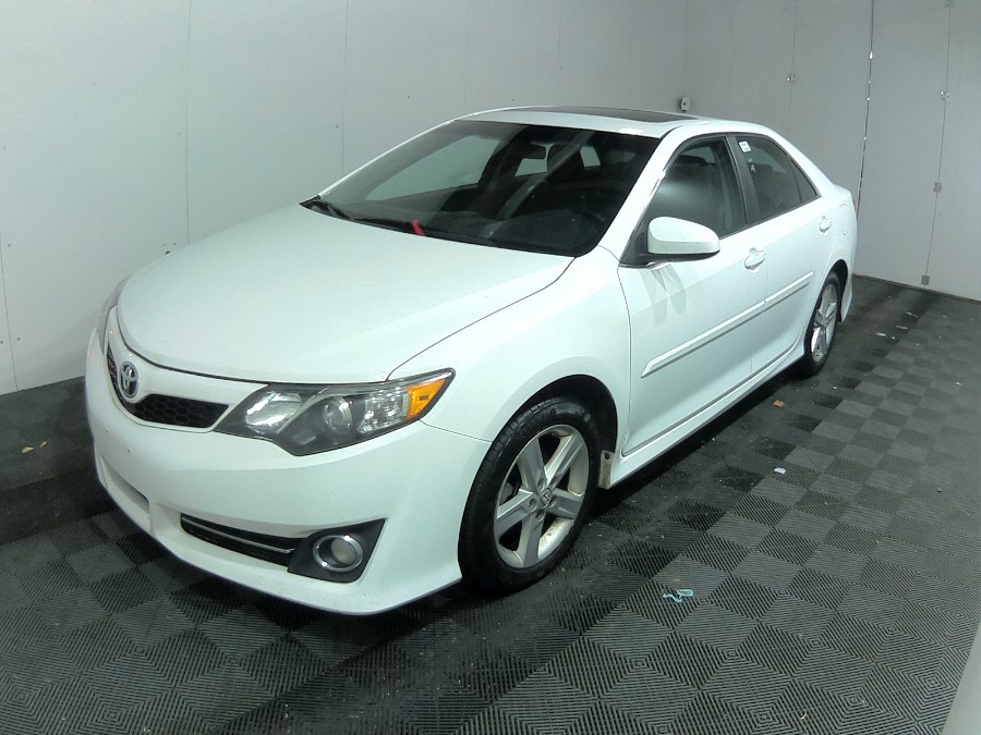 2013 Toyota Camry 4dr Sdn I4 Auto SE (Natl), available for sale in Worcester, Massachusetts | Hilario's Auto Sales Inc.. Worcester, Massachusetts