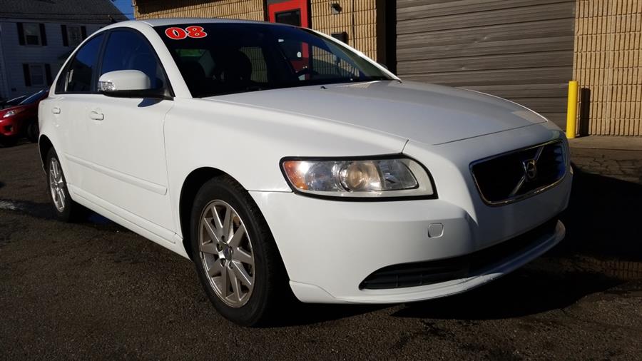 2008 Volvo S40 4dr Sdn 2.4L Auto FWD, available for sale in Stratford, Connecticut | Mike's Motors LLC. Stratford, Connecticut