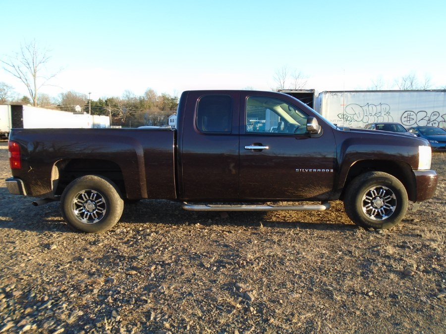 2009 Chevrolet Silverado 1500 4WD Ext Cab 143.5" LS, available for sale in Milford, Connecticut | Dealertown Auto Wholesalers. Milford, Connecticut