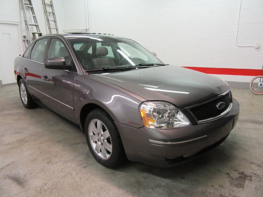 2006 Ford Five Hundred 4dr Sdn SEL AWD, available for sale in Little Ferry, New Jersey | Royalty Auto Sales. Little Ferry, New Jersey