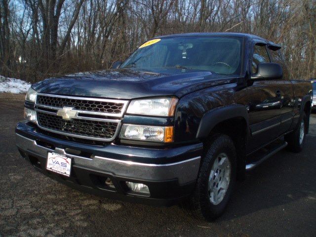 2007 Chevrolet Silverado 1500 Classic 4WD Ext Cab 143.5" LT1, available for sale in Manchester, Connecticut | Vernon Auto Sale & Service. Manchester, Connecticut