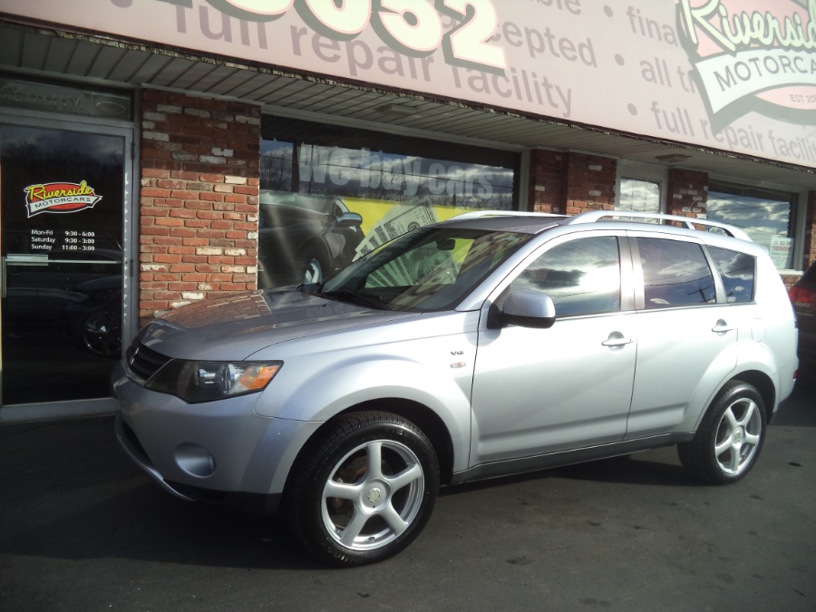 2008 Mitsubishi Outlander 4WD 4dr XLS, available for sale in Naugatuck, Connecticut | Riverside Motorcars, LLC. Naugatuck, Connecticut