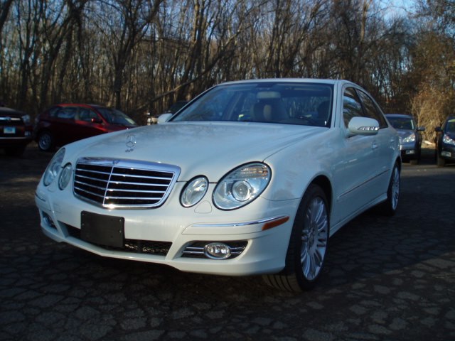 2008 Mercedes-Benz E-Class 4dr Sdn Luxury 3.5L 4MATIC, available for sale in Manchester, Connecticut | Vernon Auto Sale & Service. Manchester, Connecticut