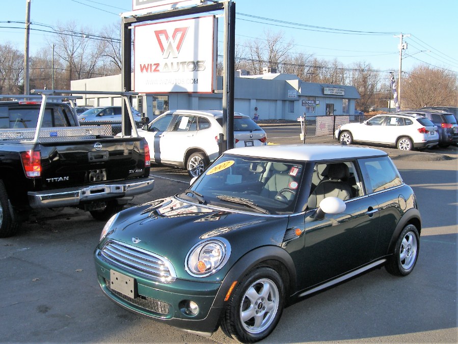 2009 MINI Cooper Hardtop 2dr Cpe, available for sale in Stratford, Connecticut | Wiz Leasing Inc. Stratford, Connecticut