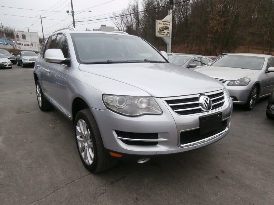 2008 Volkswagen Touareg 2 4dr V8, available for sale in Waterbury, Connecticut | Jim Juliani Motors. Waterbury, Connecticut