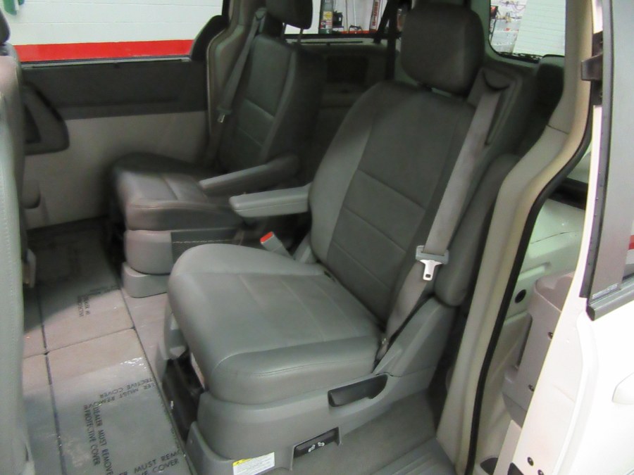 2008 Dodge Grand Caravan 4dr Wgn SXT, available for sale in Little Ferry, New Jersey | Victoria Preowned Autos Inc. Little Ferry, New Jersey 2008 Dodge Grand Caravan 4dr Wgn SXT, available for sale in Little Ferry, New Jersey | Victoria Preowned Autos Inc. Little Ferry, New Jersey