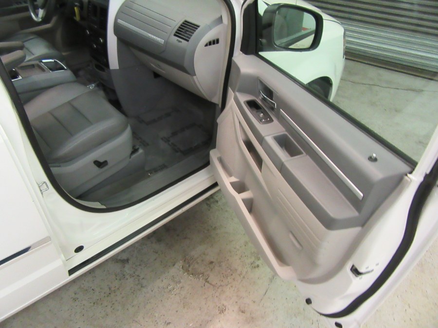 2008 Dodge Grand Caravan 4dr Wgn SXT, available for sale in Little Ferry, New Jersey | Victoria Preowned Autos Inc. Little Ferry, New Jersey 2008 Dodge Grand Caravan 4dr Wgn SXT, available for sale in Little Ferry, New Jersey | Victoria Preowned Autos Inc. Little Ferry, New Jersey
