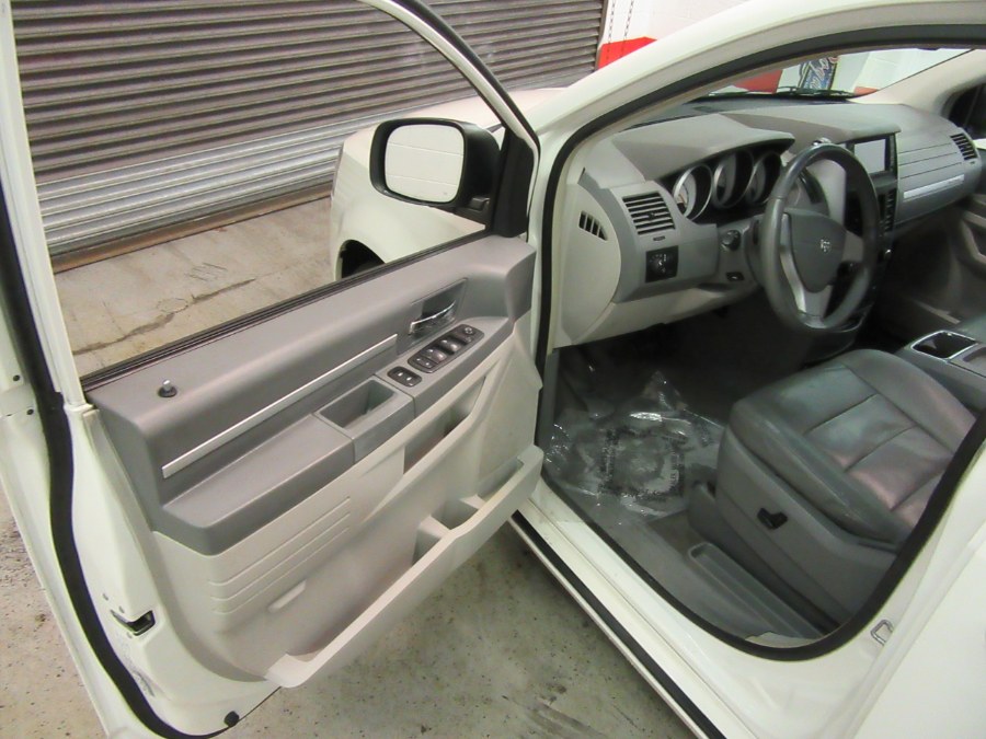 2008 Dodge Grand Caravan 4dr Wgn SXT, available for sale in Little Ferry, New Jersey | Victoria Preowned Autos Inc. Little Ferry, New Jersey 2008 Dodge Grand Caravan 4dr Wgn SXT, available for sale in Little Ferry, New Jersey | Victoria Preowned Autos Inc. Little Ferry, New Jersey