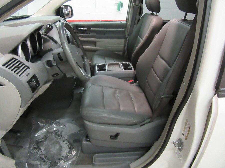 2008 Dodge Grand Caravan 4dr Wgn SXT, available for sale in Little Ferry, New Jersey | Victoria Preowned Autos Inc. Little Ferry, New Jersey 2008 Dodge Grand Caravan 4dr Wgn SXT, available for sale in Little Ferry, New Jersey | Victoria Preowned Autos Inc. Little Ferry, New Jersey