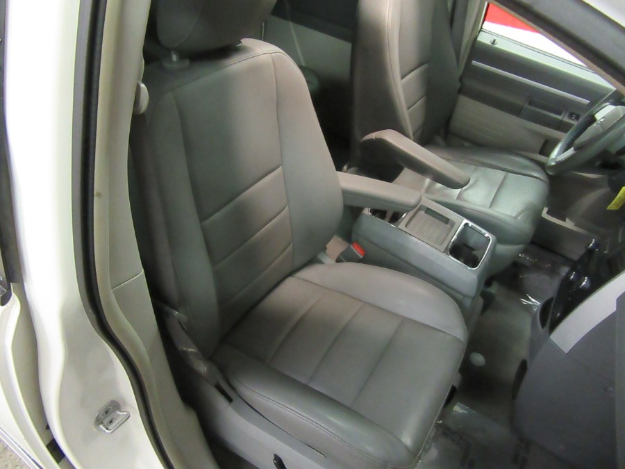 2008 Dodge Grand Caravan 4dr Wgn SXT, available for sale in Little Ferry, New Jersey | Victoria Preowned Autos Inc. Little Ferry, New Jersey 2008 Dodge Grand Caravan 4dr Wgn SXT, available for sale in Little Ferry, New Jersey | Victoria Preowned Autos Inc. Little Ferry, New Jersey
