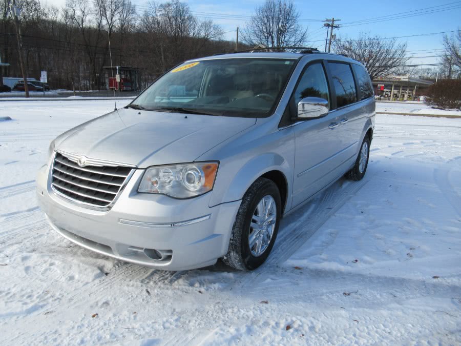 2008 Chrysler Town & Country 4dr Wgn Limited / Clean Carfax - 35 Service Record, available for sale in New Britain, Connecticut | Universal Motors LLC. New Britain, Connecticut