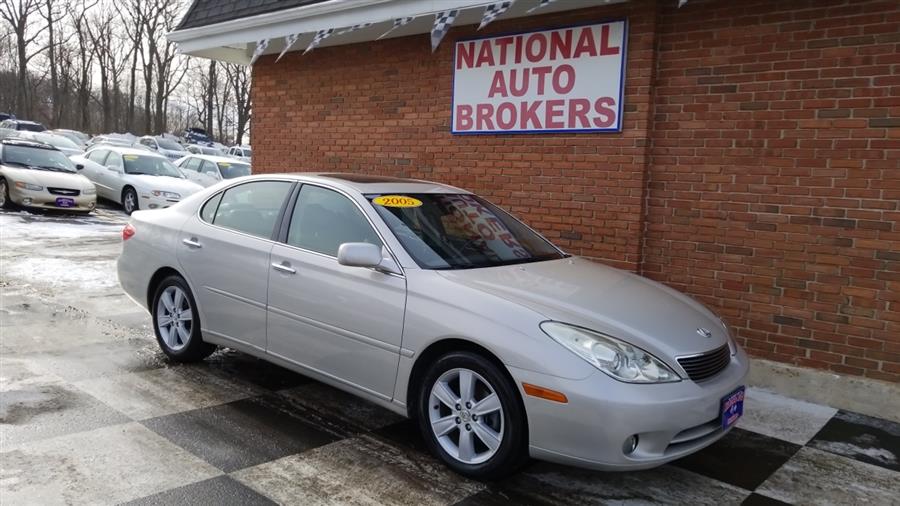 2005 Lexus ES 330 4dr Sdn, available for sale in Waterbury, Connecticut | National Auto Brokers, Inc.. Waterbury, Connecticut