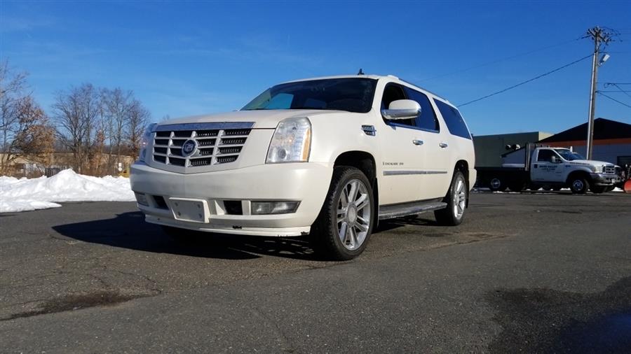 2007 Cadillac Escalade ESV AWD 4dr, available for sale in S.Windsor, Connecticut | Empire Auto Wholesalers. S.Windsor, Connecticut