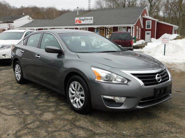 2015 Nissan Altima 4dr Sdn I4 2.5 S, available for sale in Old Saybrook, Connecticut | Saybrook Auto Barn. Old Saybrook, Connecticut