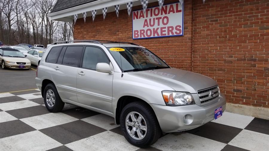 2005 Toyota Highlander V6 4WD w/3rd Row, available for sale in Waterbury, Connecticut | National Auto Brokers, Inc.. Waterbury, Connecticut
