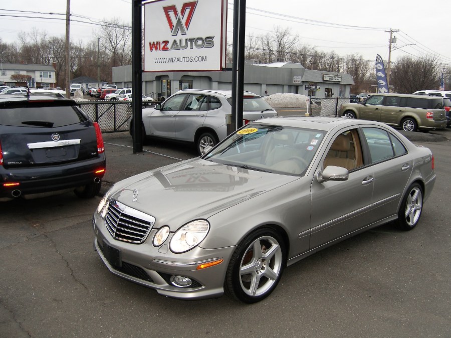 2009 Mercedes-Benz E-Class 4dr Sdn Luxury 3.5L RWD, available for sale in Stratford, Connecticut | Wiz Leasing Inc. Stratford, Connecticut