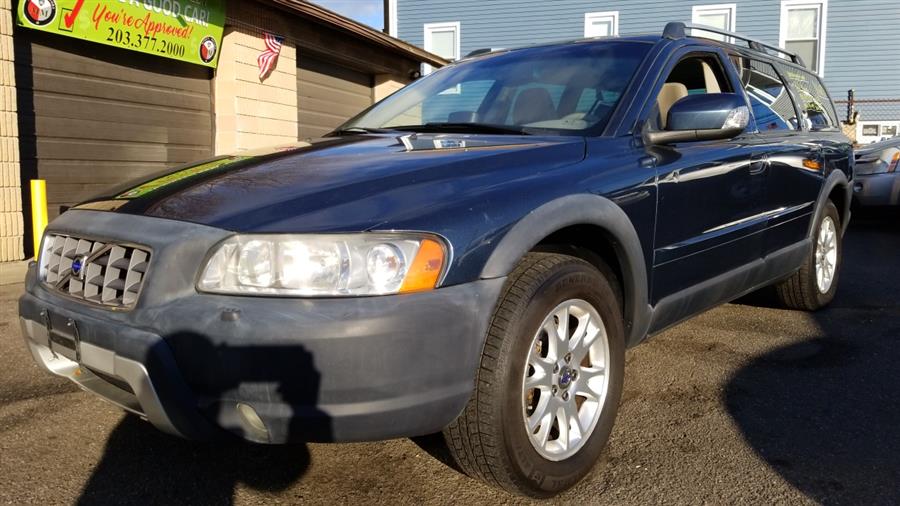 2007 Volvo XC70 4dr Wgn w/Snrf, available for sale in Stratford, Connecticut | Mike's Motors LLC. Stratford, Connecticut