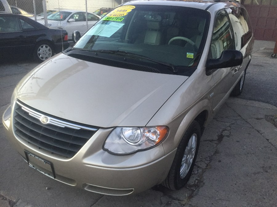 2006 Chrysler Town & Country LWB 4dr Touring, available for sale in Middle Village, New York | Middle Village Motors . Middle Village, New York