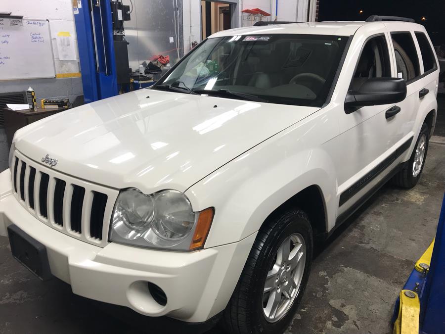 2006 Jeep Grand Cherokee 4dr Laredo 4WD, available for sale in Canton, Connecticut | Lava Motors. Canton, Connecticut