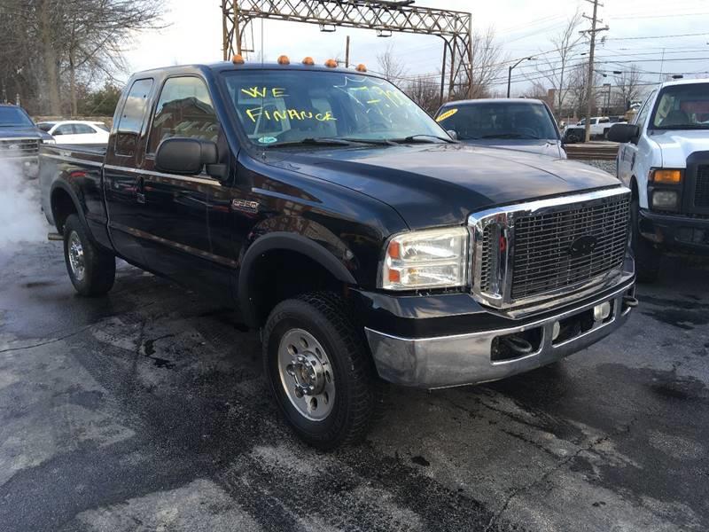 2005 Ford F-250 Super Duty XLT 4dr SuperCab 4WD SB, available for sale in Framingham, Massachusetts | Mass Auto Exchange. Framingham, Massachusetts
