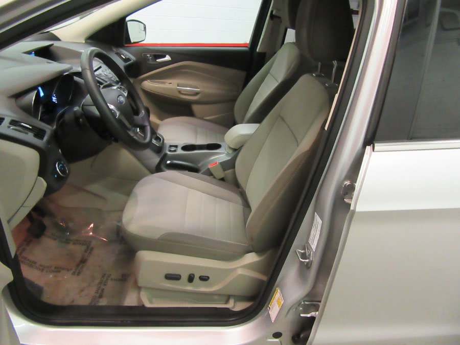 Used Ford Escape FWD 4dr SE 2015 | Victoria Preowned Autos Inc. Little Ferry, New Jersey Used Ford Escape FWD 4dr SE 2015 | Victoria Preowned Autos Inc. Little Ferry, New Jersey