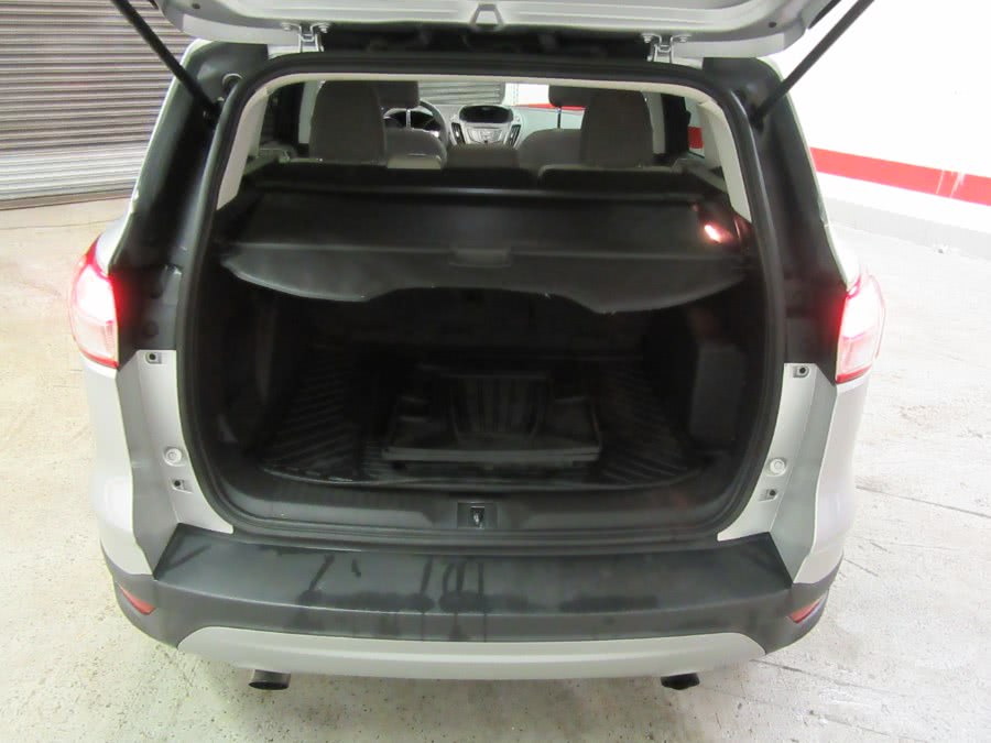 Used Ford Escape FWD 4dr SE 2015 | Victoria Preowned Autos Inc. Little Ferry, New Jersey Used Ford Escape FWD 4dr SE 2015 | Victoria Preowned Autos Inc. Little Ferry, New Jersey