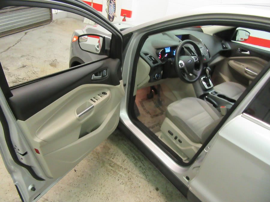 Used Ford Escape FWD 4dr SE 2015 | Victoria Preowned Autos Inc. Little Ferry, New Jersey Used Ford Escape FWD 4dr SE 2015 | Victoria Preowned Autos Inc. Little Ferry, New Jersey