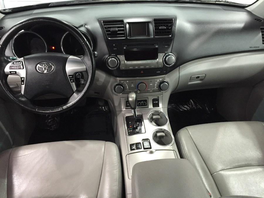 2011 Toyota Highlander 4WD 4dr V6 SE, available for sale in Bristol, Connecticut | Bristol Auto Center LLC. Bristol, Connecticut 2011 Toyota Highlander 4WD 4dr V6 SE, available for sale in Bristol, Connecticut | Bristol Auto Center LLC. Bristol, Connecticut