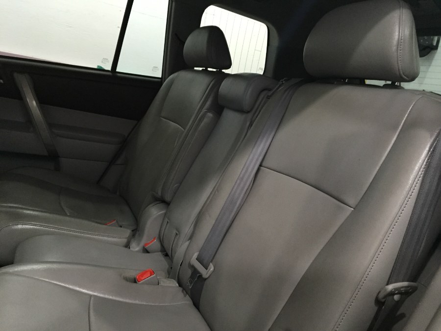 2011 Toyota Highlander 4WD 4dr V6 SE, available for sale in Bristol, Connecticut | Bristol Auto Center LLC. Bristol, Connecticut 2011 Toyota Highlander 4WD 4dr V6 SE, available for sale in Bristol, Connecticut | Bristol Auto Center LLC. Bristol, Connecticut