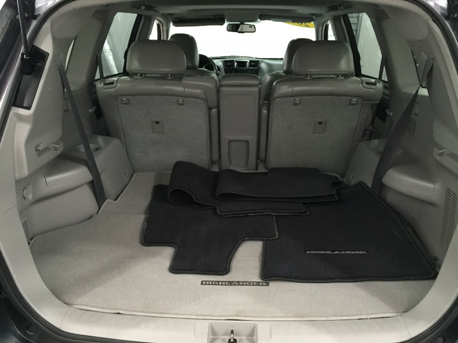 2011 Toyota Highlander 4WD 4dr V6 SE, available for sale in Bristol, Connecticut | Bristol Auto Center LLC. Bristol, Connecticut 2011 Toyota Highlander 4WD 4dr V6 SE, available for sale in Bristol, Connecticut | Bristol Auto Center LLC. Bristol, Connecticut
