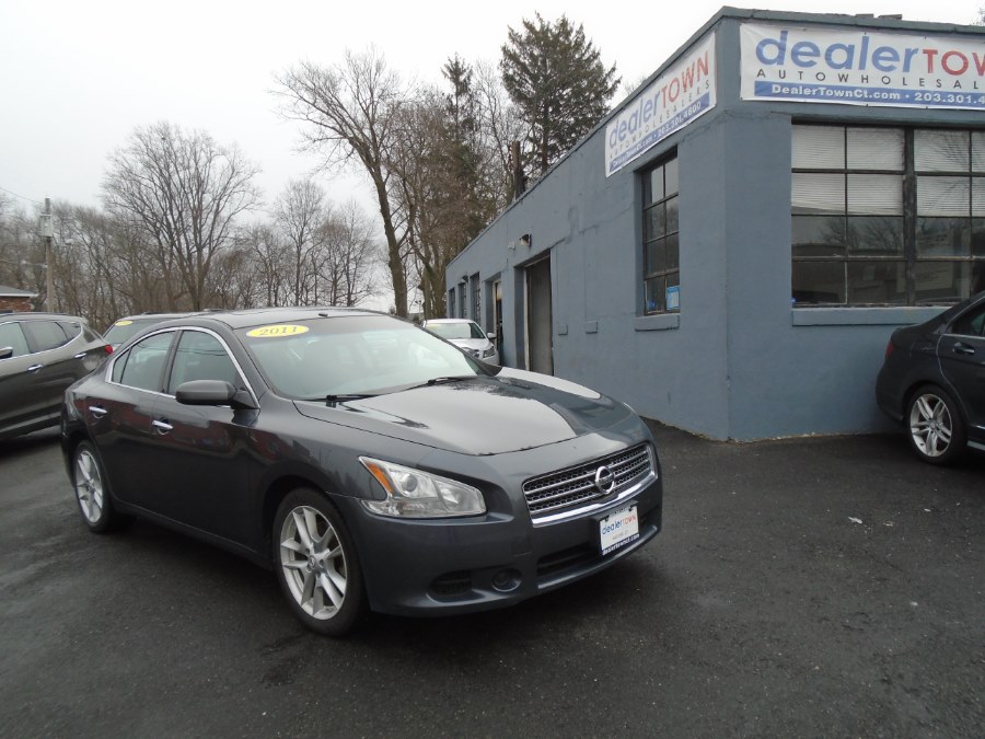 2011 Nissan Maxima 4dr Sdn V6 CVT 3.5 S, available for sale in Milford, Connecticut | Dealertown Auto Wholesalers. Milford, Connecticut