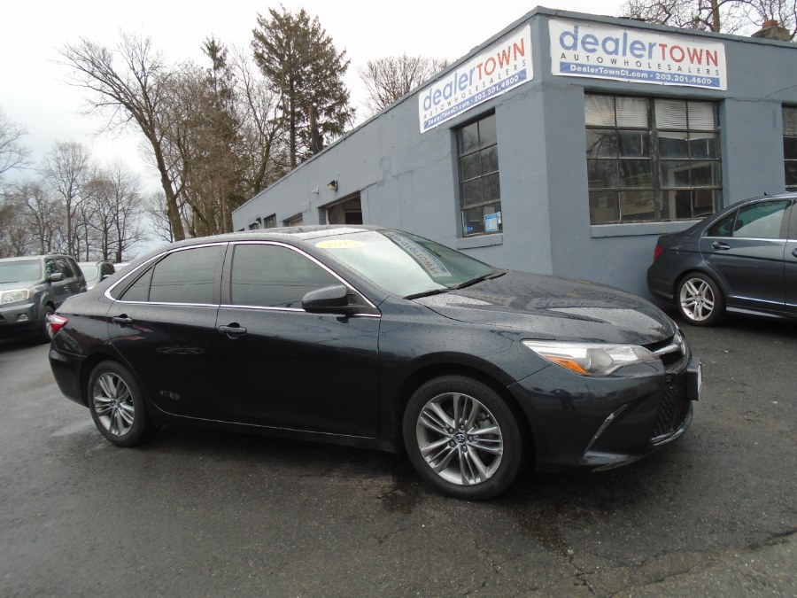 2015 Toyota Camry 4dr Sdn I4 Auto SE (Natl), available for sale in Milford, Connecticut | Dealertown Auto Wholesalers. Milford, Connecticut