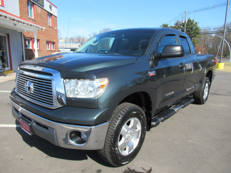 2007 Toyota Tundra 4WD Double 145.7" 5.7L V8 SR5 (Natl, available for sale in South Windsor, Connecticut | Mike And Tony Auto Sales, Inc. South Windsor, Connecticut