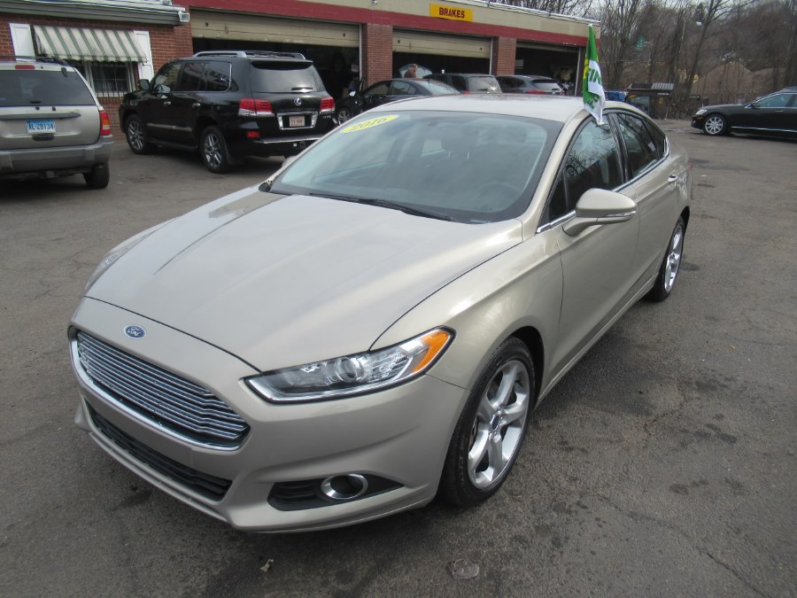 2016 Ford Fusion 4dr Sdn SE, available for sale in New Britain, Connecticut | Universal Motors LLC. New Britain, Connecticut