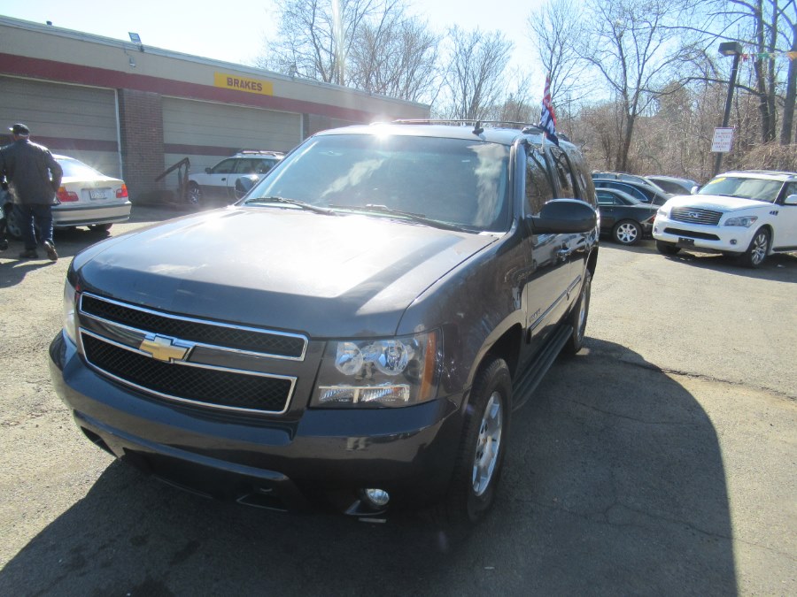 2010 Chevrolet Tahoe 4WD 4dr 1500 LT, available for sale in New Britain, Connecticut | Universal Motors LLC. New Britain, Connecticut