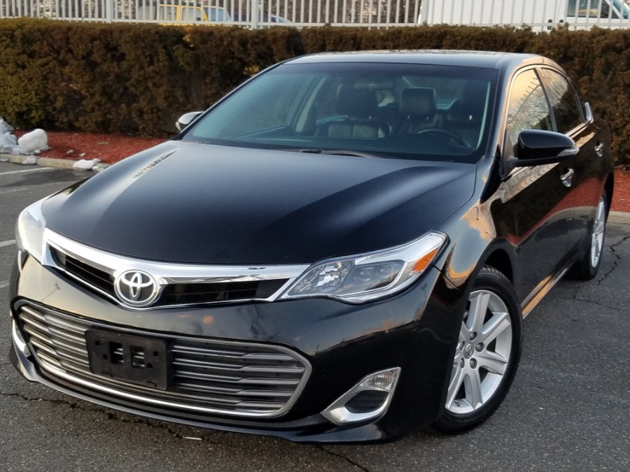 2014 Toyota Avalon 4dr Sdn XLE w/Back-Up Camera, available for sale in Queens, NY