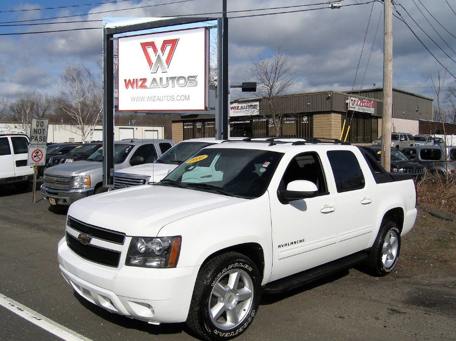 2010 Chevrolet Avalanche 4WD Crew Cab LS, available for sale in Stratford, Connecticut | Wiz Leasing Inc. Stratford, Connecticut