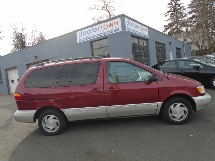 2000 Toyota Sienna 5dr LE, available for sale in Milford, Connecticut | Dealertown Auto Wholesalers. Milford, Connecticut