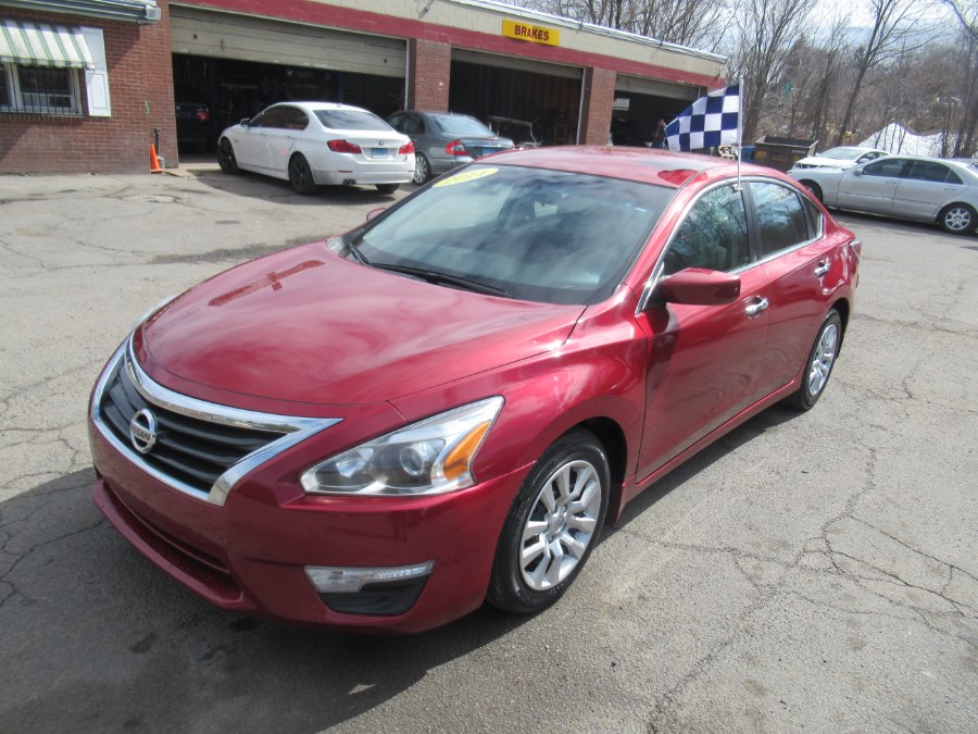 2014 Nissan Altima 4dr Sdn I4 2.5 SV, available for sale in New Britain, Connecticut | Universal Motors LLC. New Britain, Connecticut