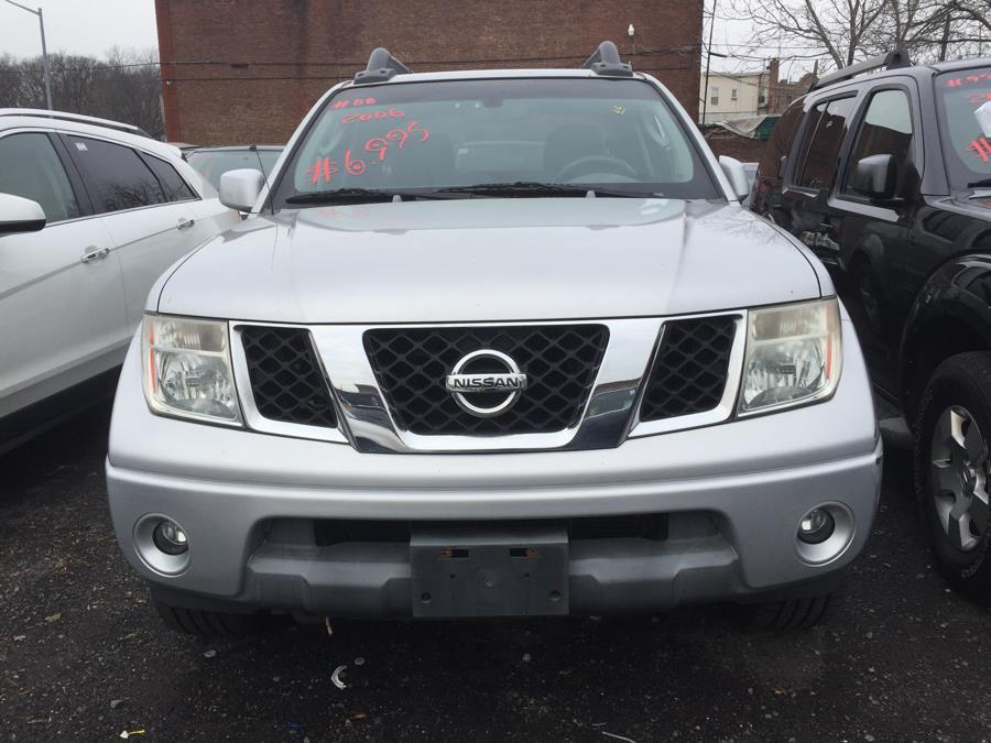 2006 Nissan Frontier LE Crew Cab V6 Auto 4WD, available for sale in Brooklyn, New York | Atlantic Used Car Sales. Brooklyn, New York