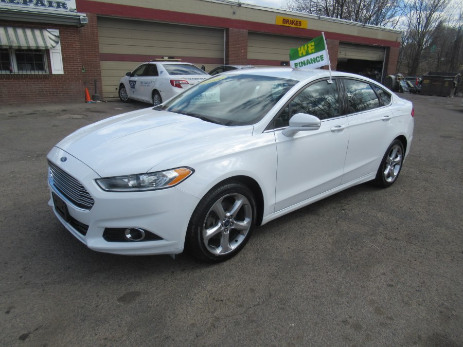 2014 Ford Fusion 4dr Sdn SE, available for sale in New Britain, Connecticut | Universal Motors LLC. New Britain, Connecticut