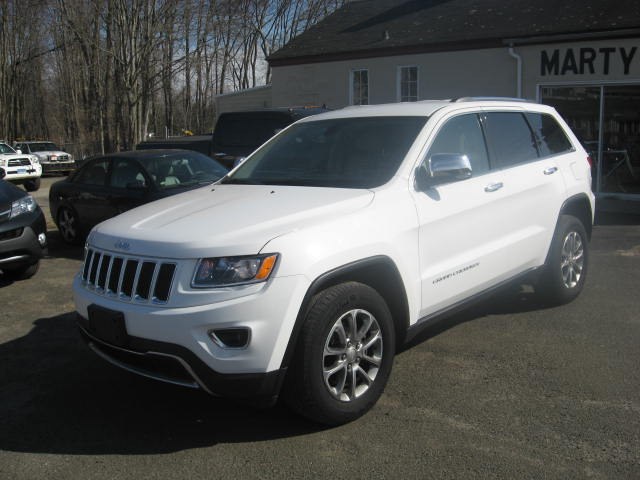 Used Jeep Grand Cherokee 4WD 4dr Limited 2015 | Marty Motors Inc. Ridgefield, Connecticut