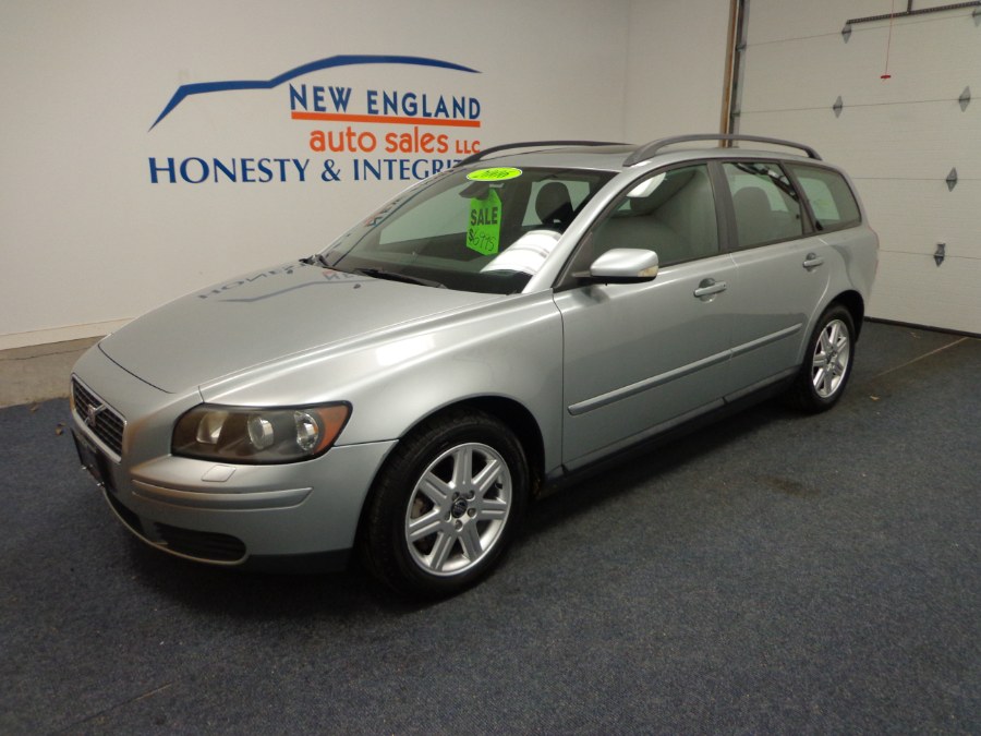 2006 Volvo V50 2.4L Auto w/Sunroof, available for sale in Plainville, Connecticut | New England Auto Sales LLC. Plainville, Connecticut