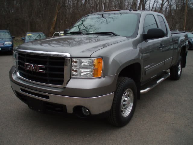 2007 GMC Sierra 2500HD 4WD Ext Cab 143.5" SLE2, available for sale in Manchester, Connecticut | Vernon Auto Sale & Service. Manchester, Connecticut
