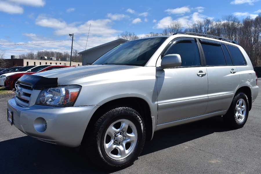2005 Toyota Highlander base, available for sale in Berlin, Connecticut | Tru Auto Mall. Berlin, Connecticut